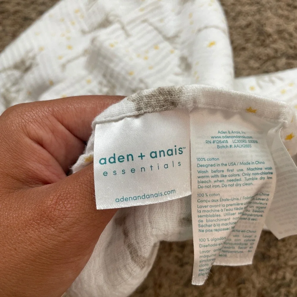 Aden‎ + Anais Essentials Cotton Muslin Swaddle Blanket Giraffe Star White Yellow